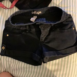 No rips tears or stains